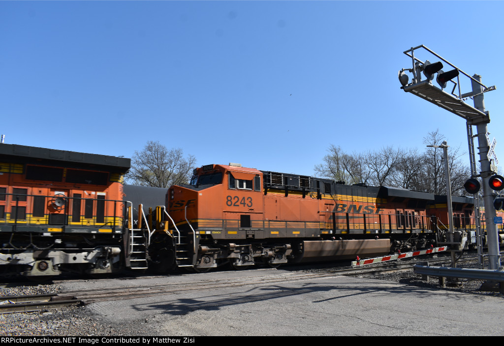 BNSF 8243